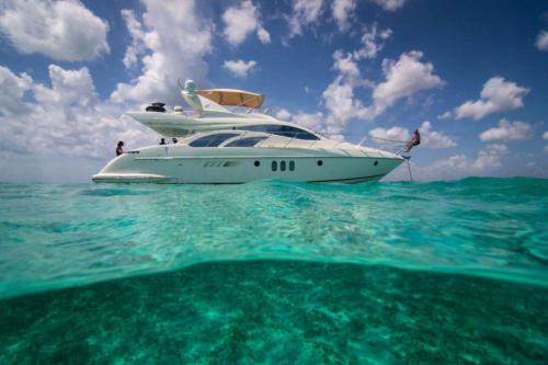4 Hours yacht renal in Tulum and Puerto Aventuras by Riviera Charters 26