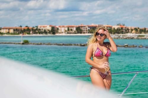 4 Hours yacht renal in Tulum and Puerto Aventuras by Riviera Charters 45