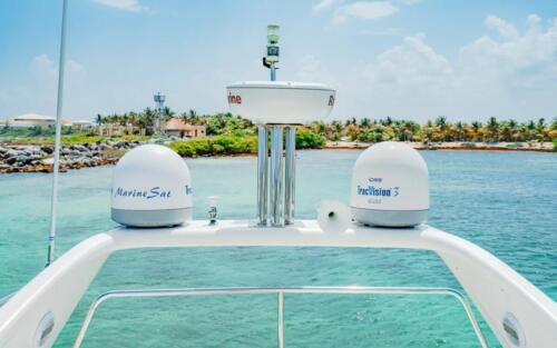 50-Ft-Azimut-Luxury-Yacht-Tulum-and-Riviera-Maya-yacht-rental-and-bachelorette-party-by-Riviera-Charters-7