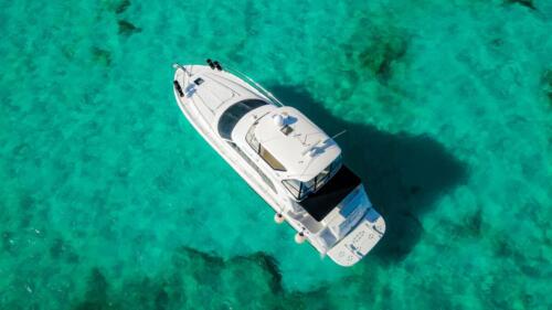 50-Ft-Sea-Ray-with-flybridge-yacht-rental-in-Cancun-and-Isla-Mujeres-by-Riviera-Charters-013