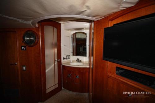 55 Ft Carver yacht renal in Cancun byRiviera charters 41