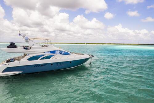 58-Ft-Azimut-Yacht-Tulum-and-Riviera-Maya-yacht-rental-and-bachelorette-party-by-Riviera-Charters-2