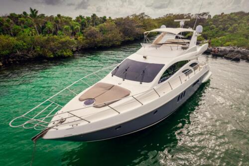 58-Ft-Azimut-Yacht-Tulum-and-Riviera-Maya-yacht-rental-and-bachelorette-party-by-Riviera-Charters-6