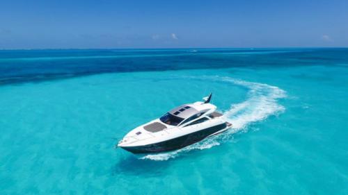 60 Ft Sunseeker predator yacht rental in Cancun by Riviera Charters 14