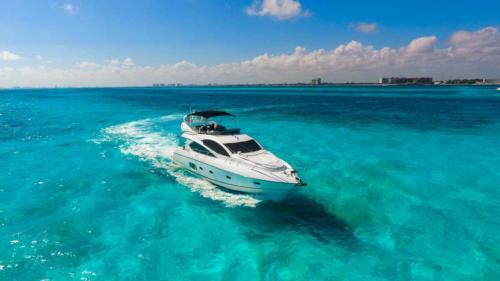 64 Ft Sunseeker Manhattan yacht rental in Cancun by Riviera Charters 16
