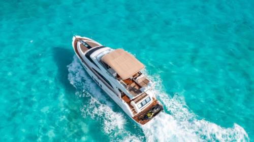 68-Ft-Addited-yacht-rental-in-Cancun-and-Isla-Muejres-by-Riviera-Charters-14