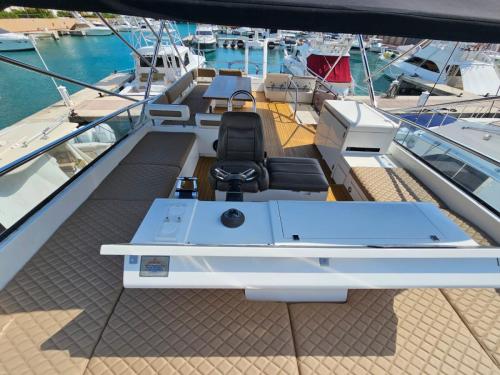 70-Ft-Fairline-Squadron-yacht-rental-in-Cancun-by-Riviera-Charters-8