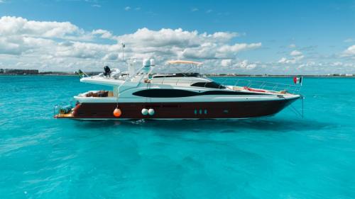 79-Dyna-Craft-yacht-rental-in-Cancun-and-Isla-Mujeres-by-Riviera-Charters-19