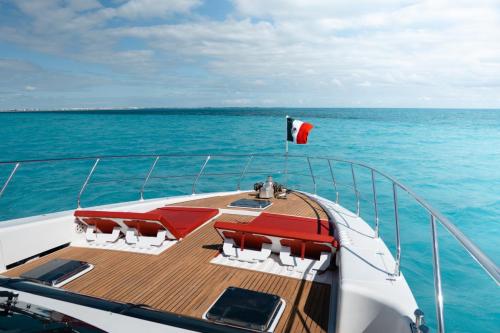 79-Dyna-Craft-yacht-rental-in-Cancun-and-Isla-Mujeres-by-Riviera-Charters-38