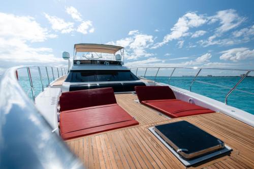 79-Dyna-Craft-yacht-rental-in-Cancun-and-Isla-Mujeres-by-Riviera-Charters-50