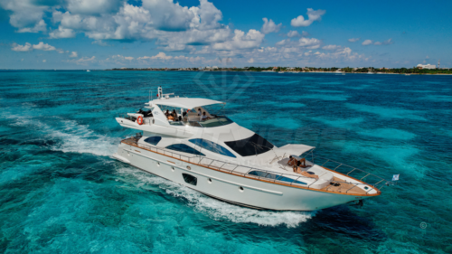 Azimut-80-Ft-yacht-rental-in-Cancun-and-Isla-Mujeres-by-Riviera-Charters-3