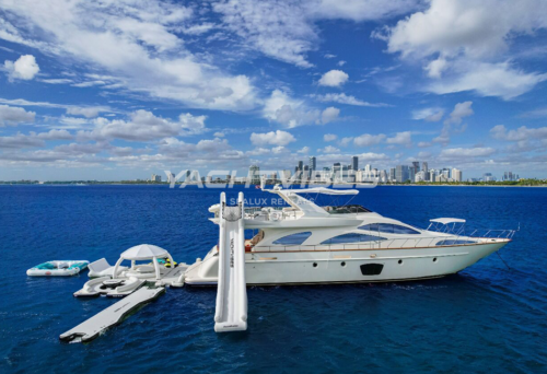 Azimut-80-Ft-yacht-rental-in-Cancun-and-Isla-Mujeres-by-Riviera-Charters-4
