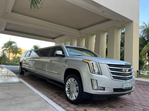 Cancun-limousine-rental-scalade-cadillac-1