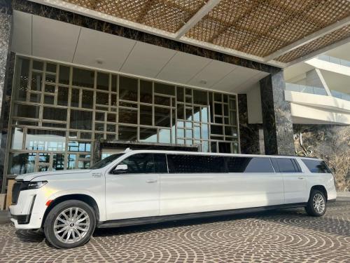 Cancun-limousine-rental-scalade-cadillac-5