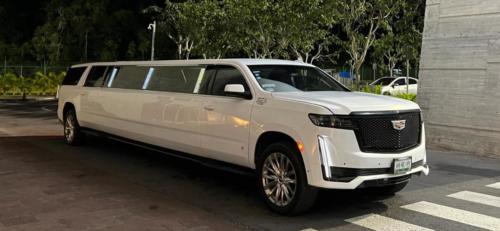 Canucn-and-Riviera-Maya-Cadillac-limousine-rental-by-Riviera-Charters-5