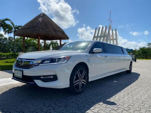 Limousine rental in Cancun Honda by Riviera Charters 2
