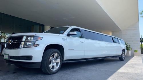 Suburban limousince rental in Cancun by Riviera Charters 3